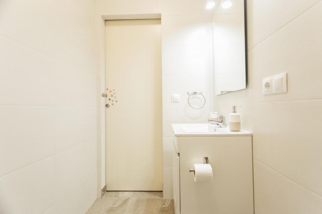 Wide And Diaphanous- 3Bd 2Bth- Alcazar Sevilla Exterior foto